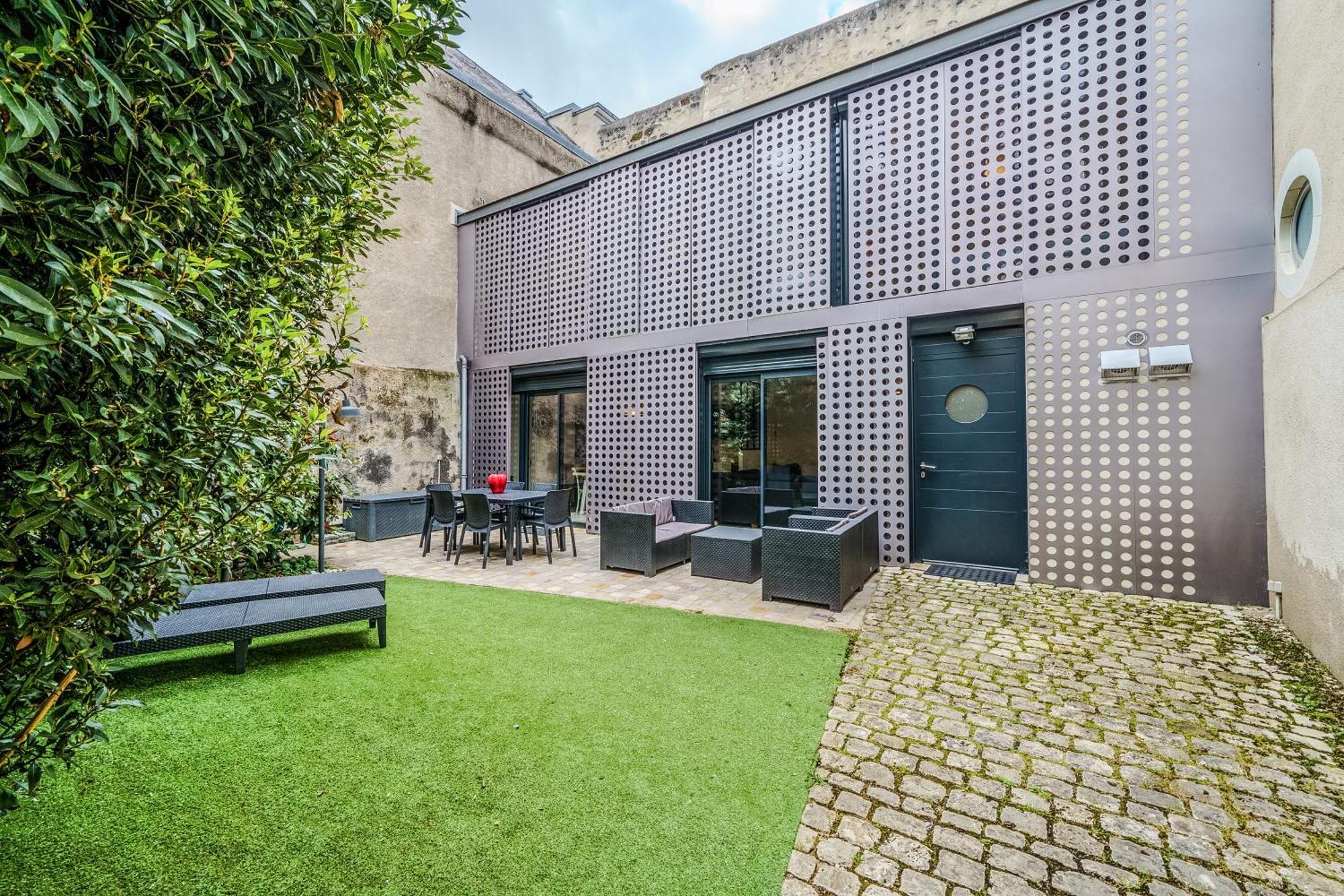 Holiday home Maison D'architecte Centre Jardin, Climatisation, Parking 5 P